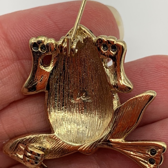 Vintage Liz Claiborne Green Enamel and Rhinestone Frog Pin Missing Rhinestone - Picture 7 of 10